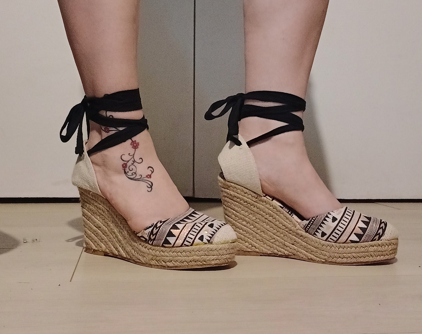 Sandales compensées Surkana taille 39 beige/rose 12€