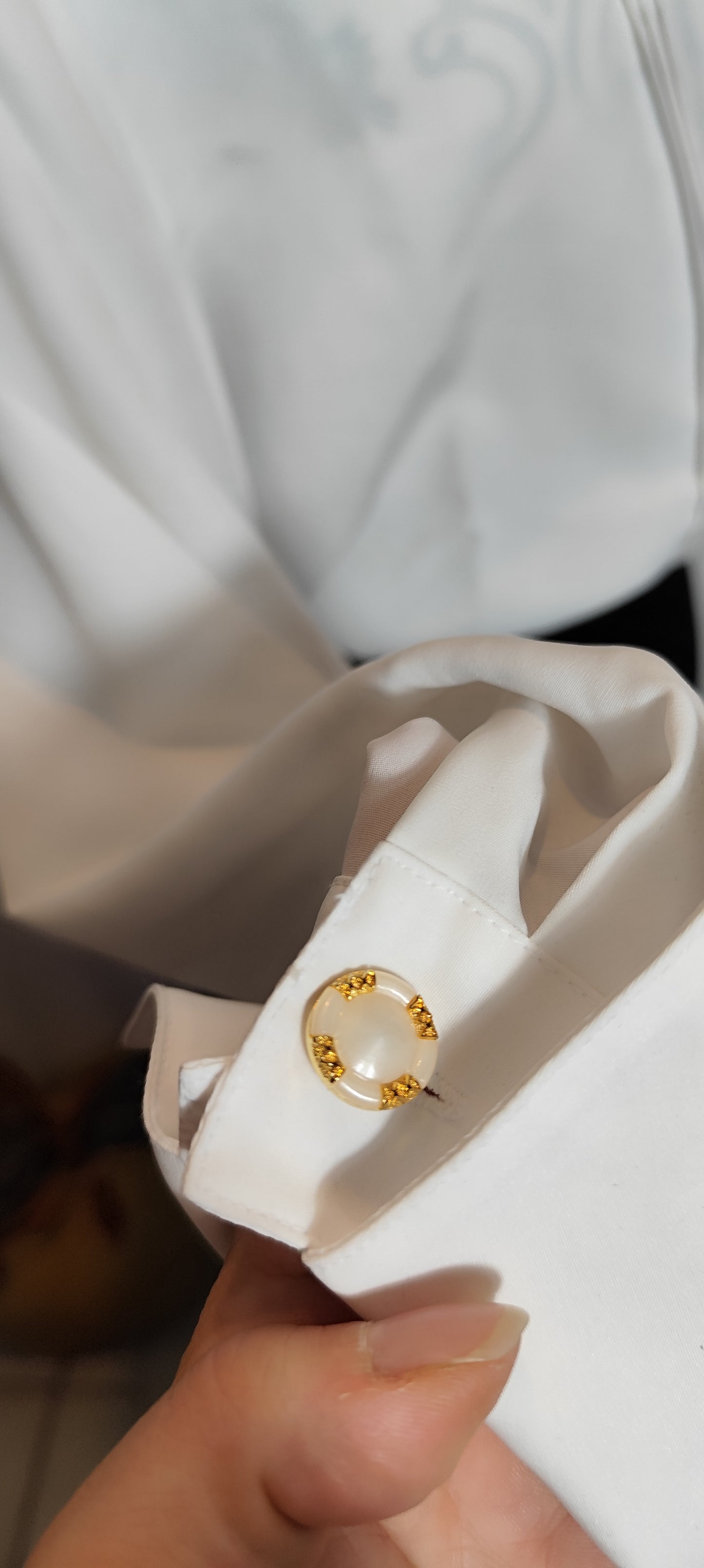 Chemise blanche à double col en dentelle