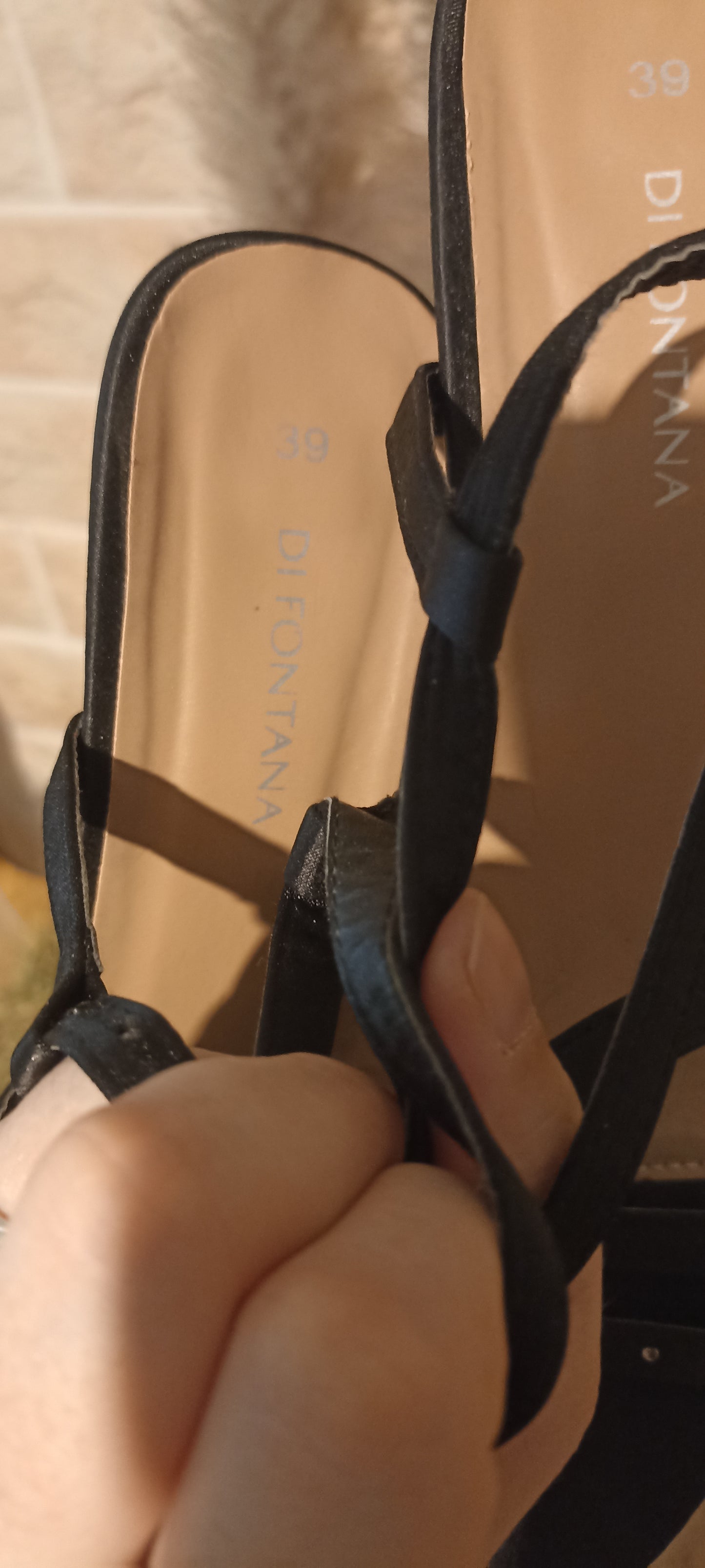 Sandales à talons Di Fontana taille 39 noir 10€