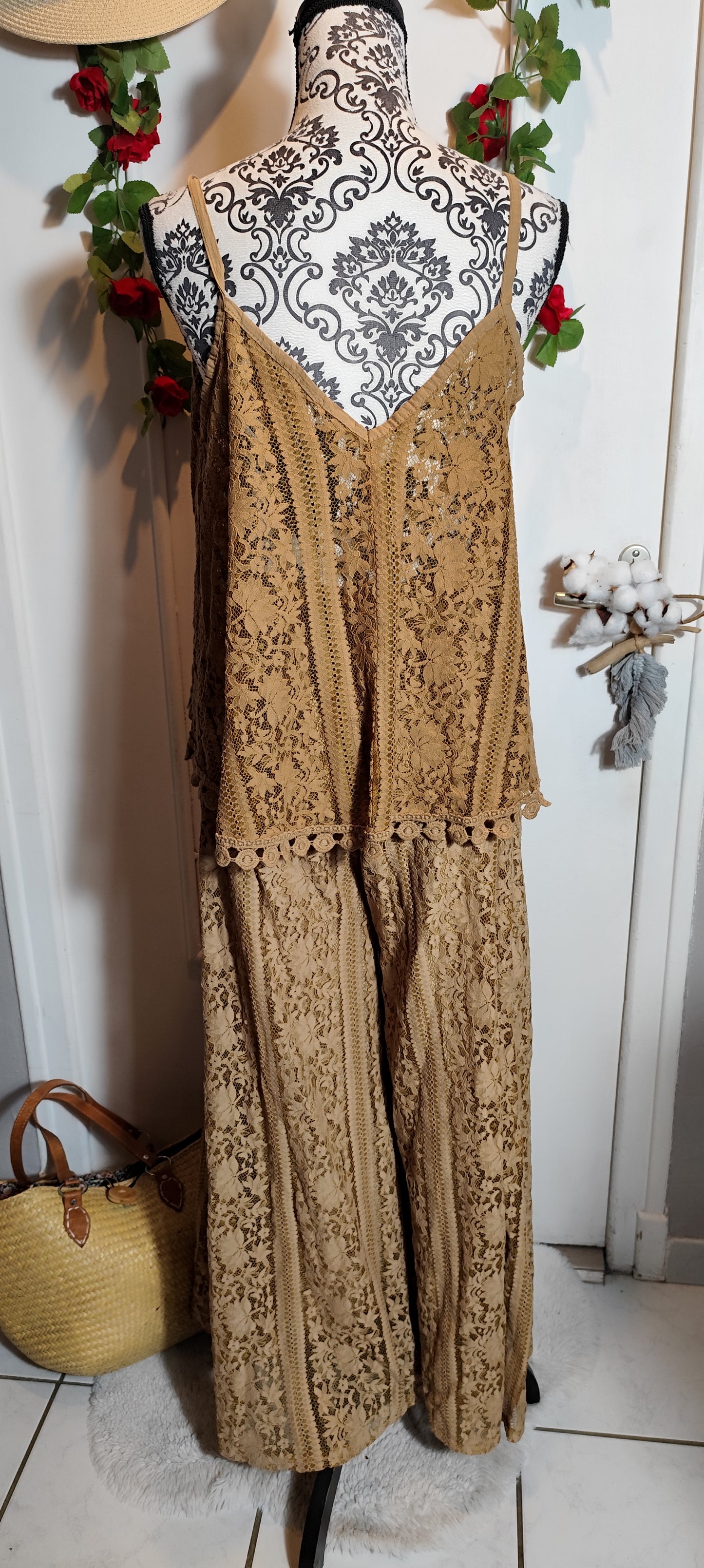 Ensemble jupe-culotte+top en dentelle