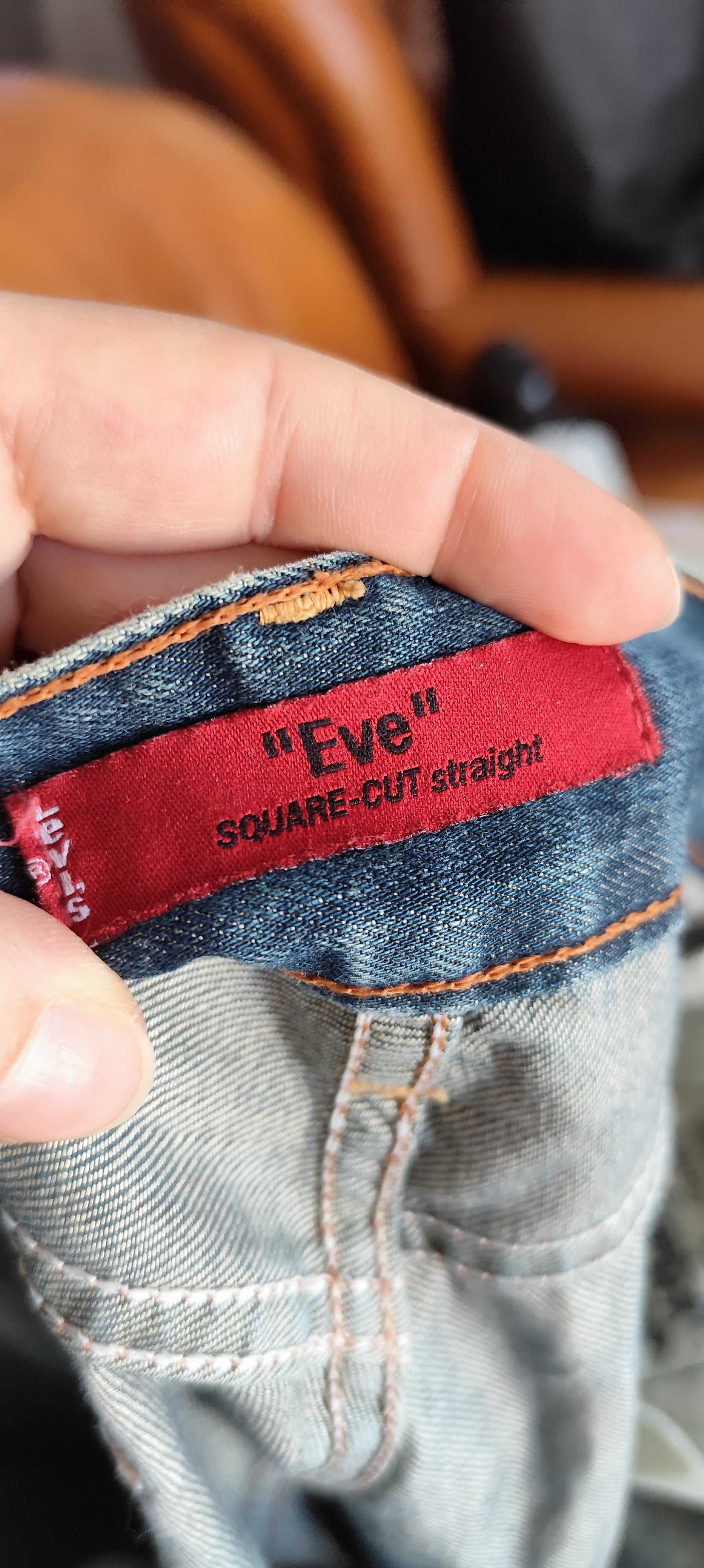 Jean Levi's 557