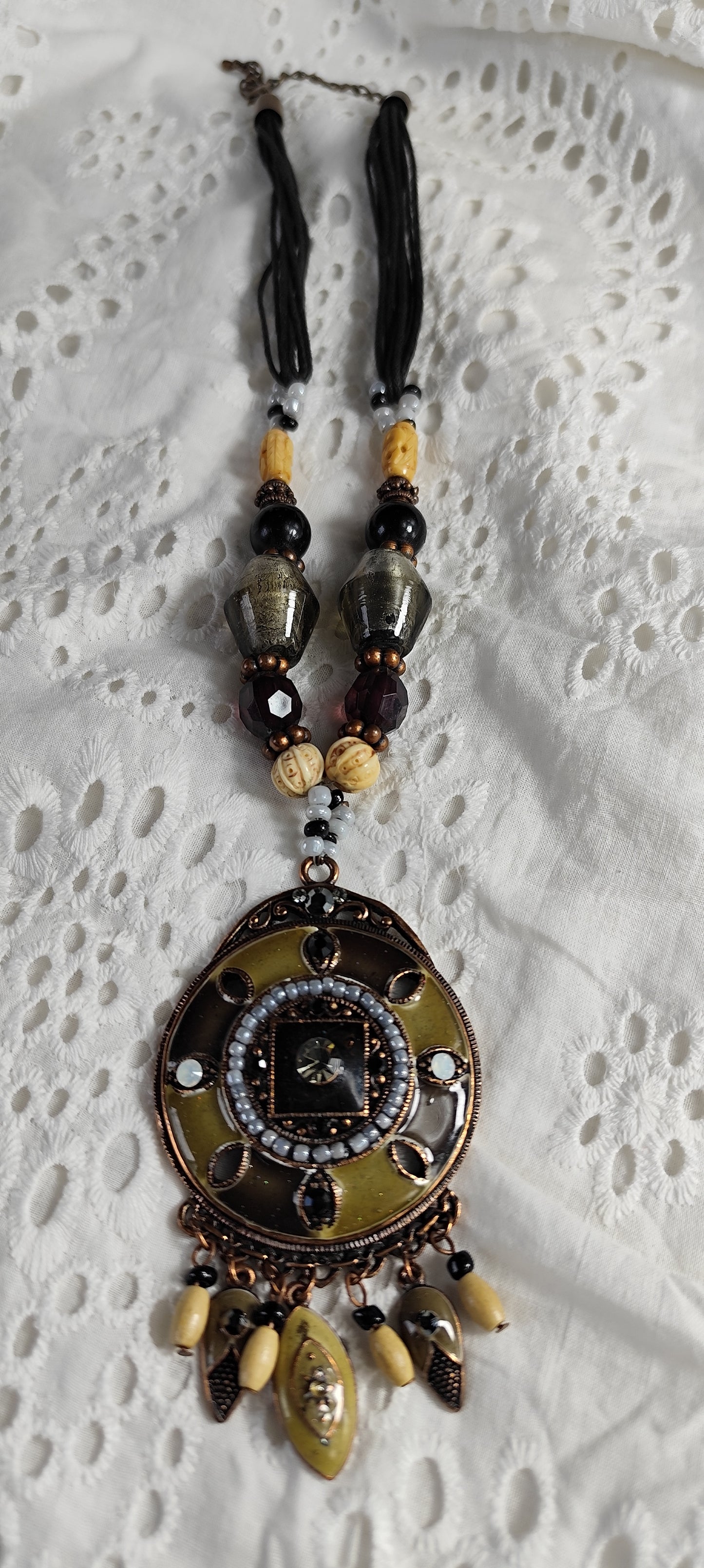 Collier ethnique