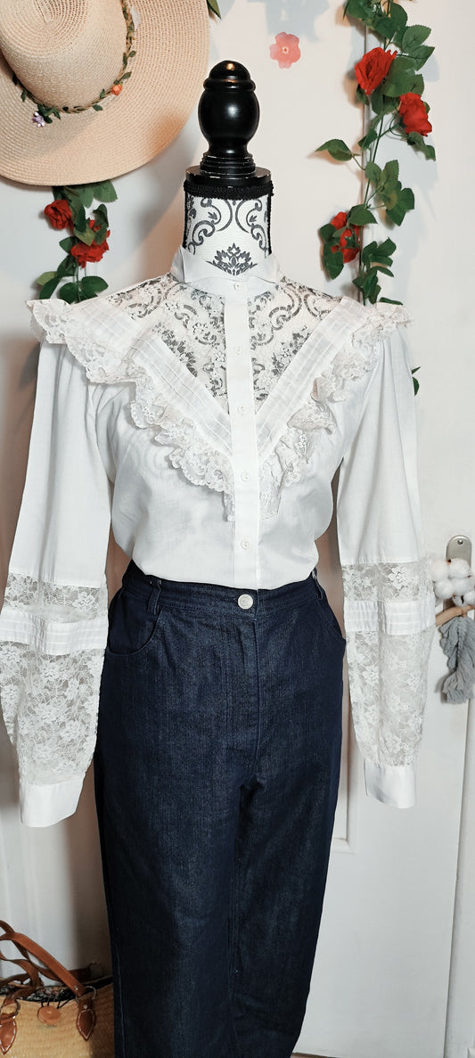 Chemise de col dentelle