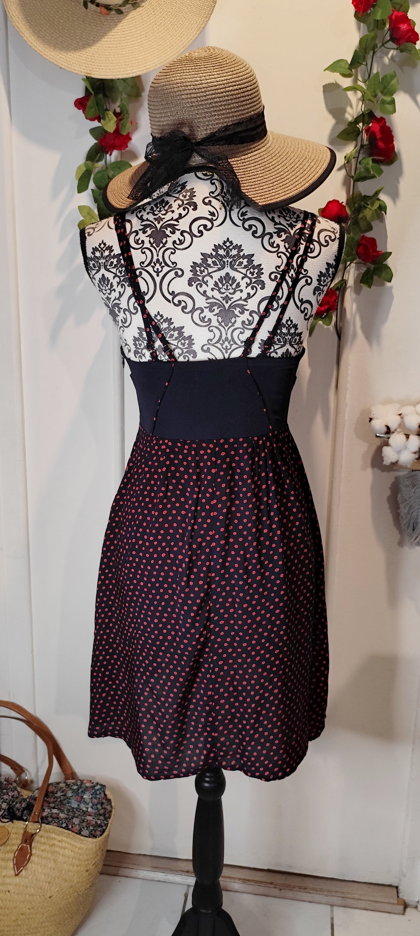 Robe à pois bustier structuré