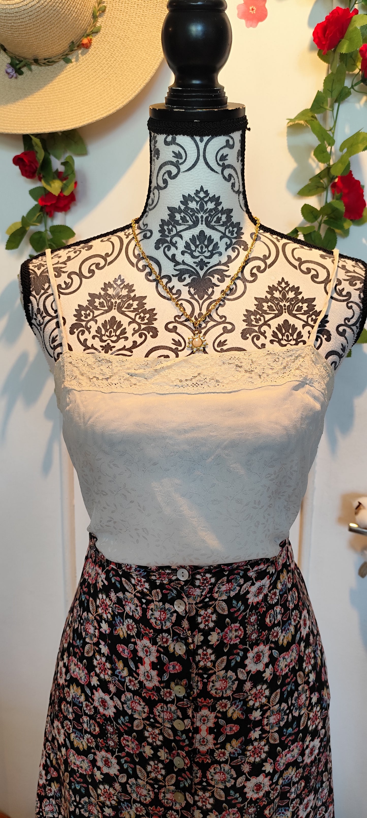 Caraco en soie et dentelle