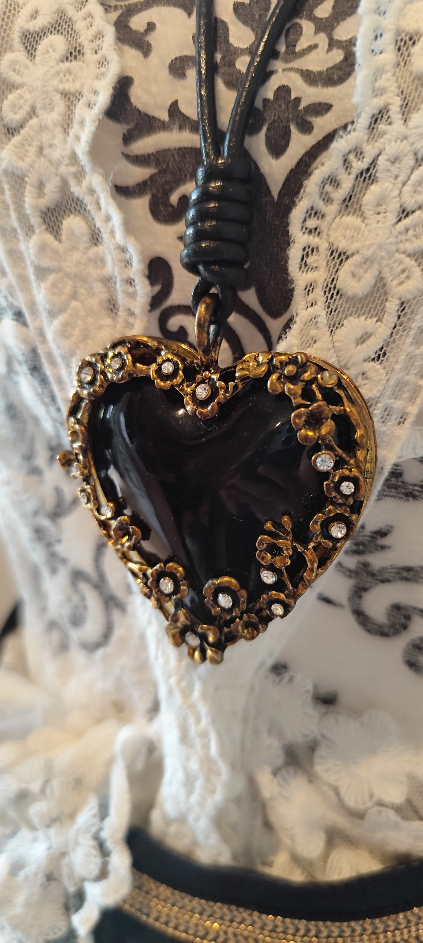 Collier coeur noir