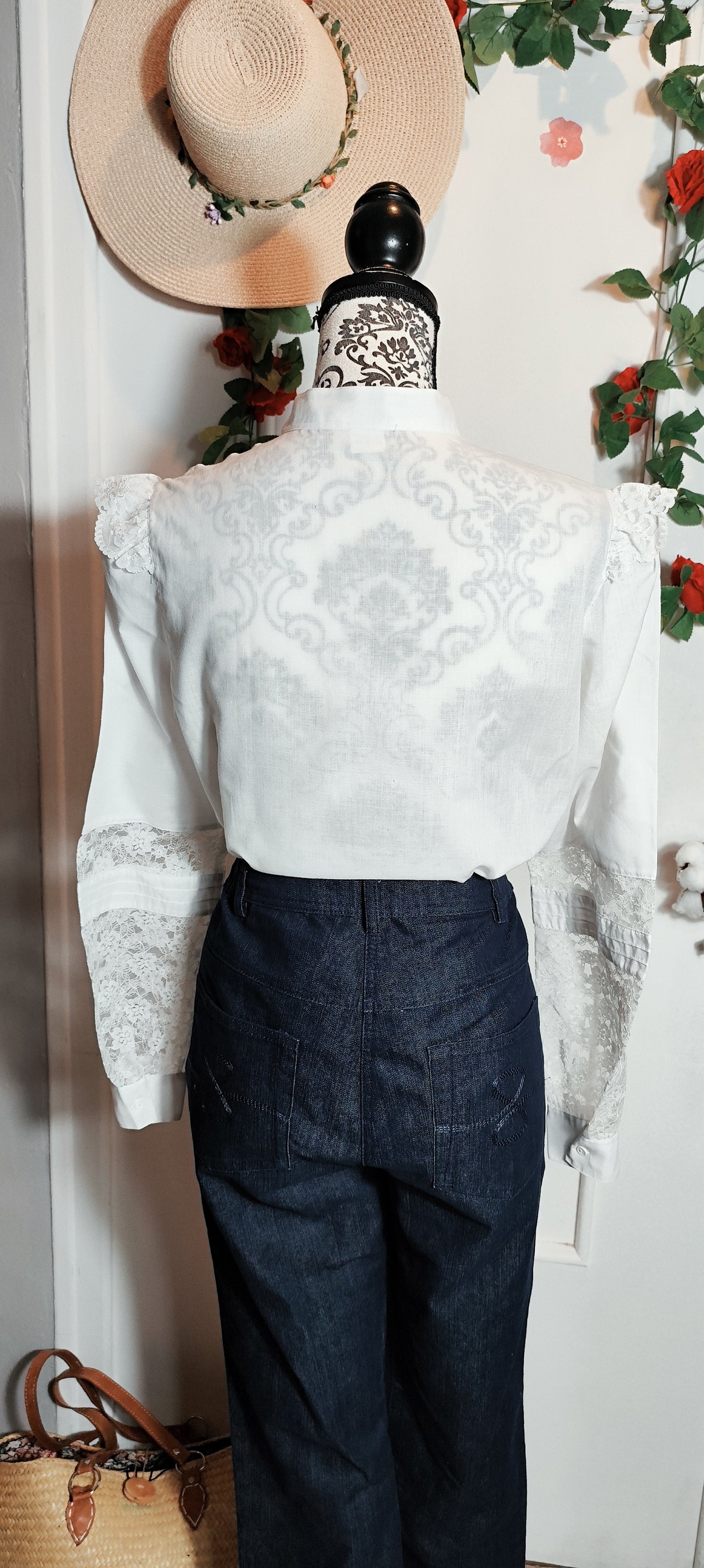 Chemise de col dentelle