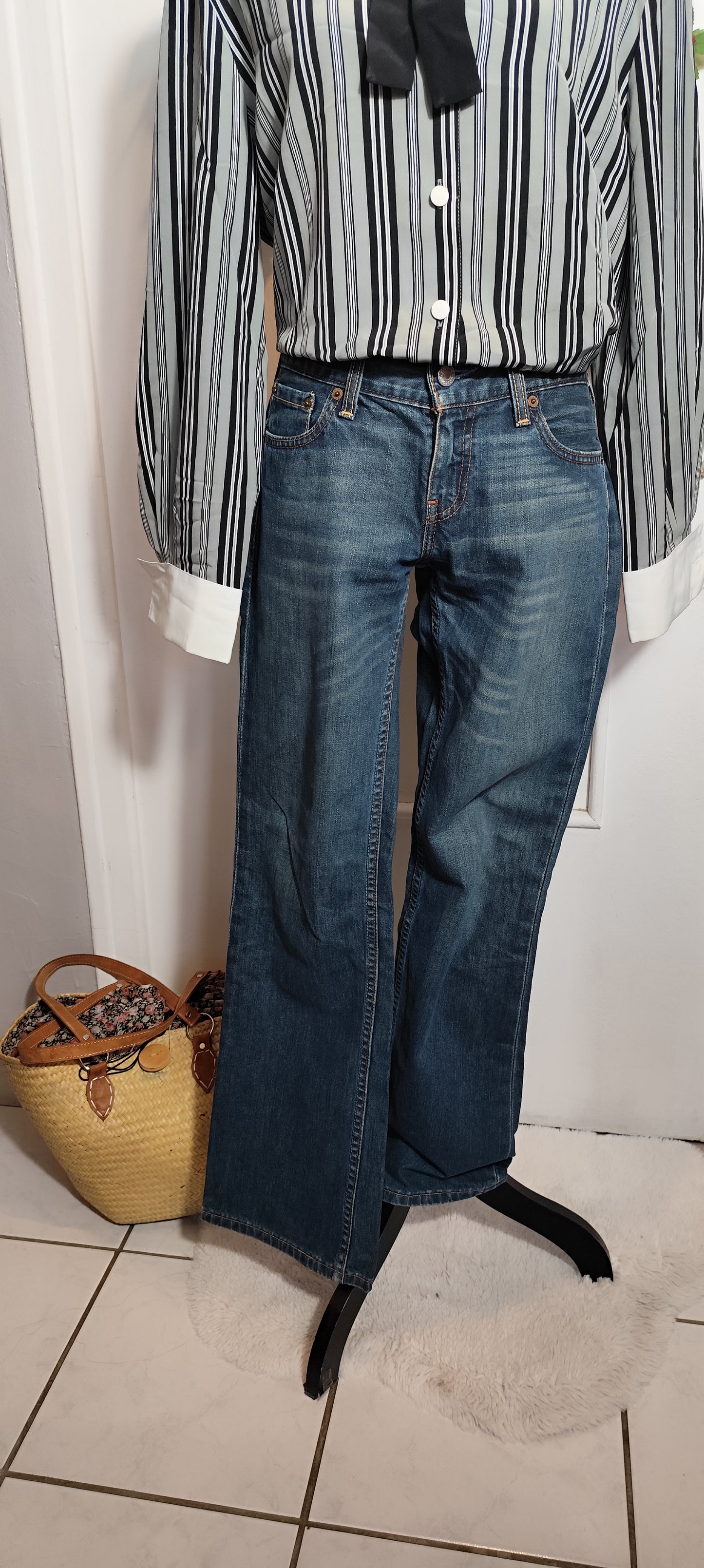 Jean Levi's 557