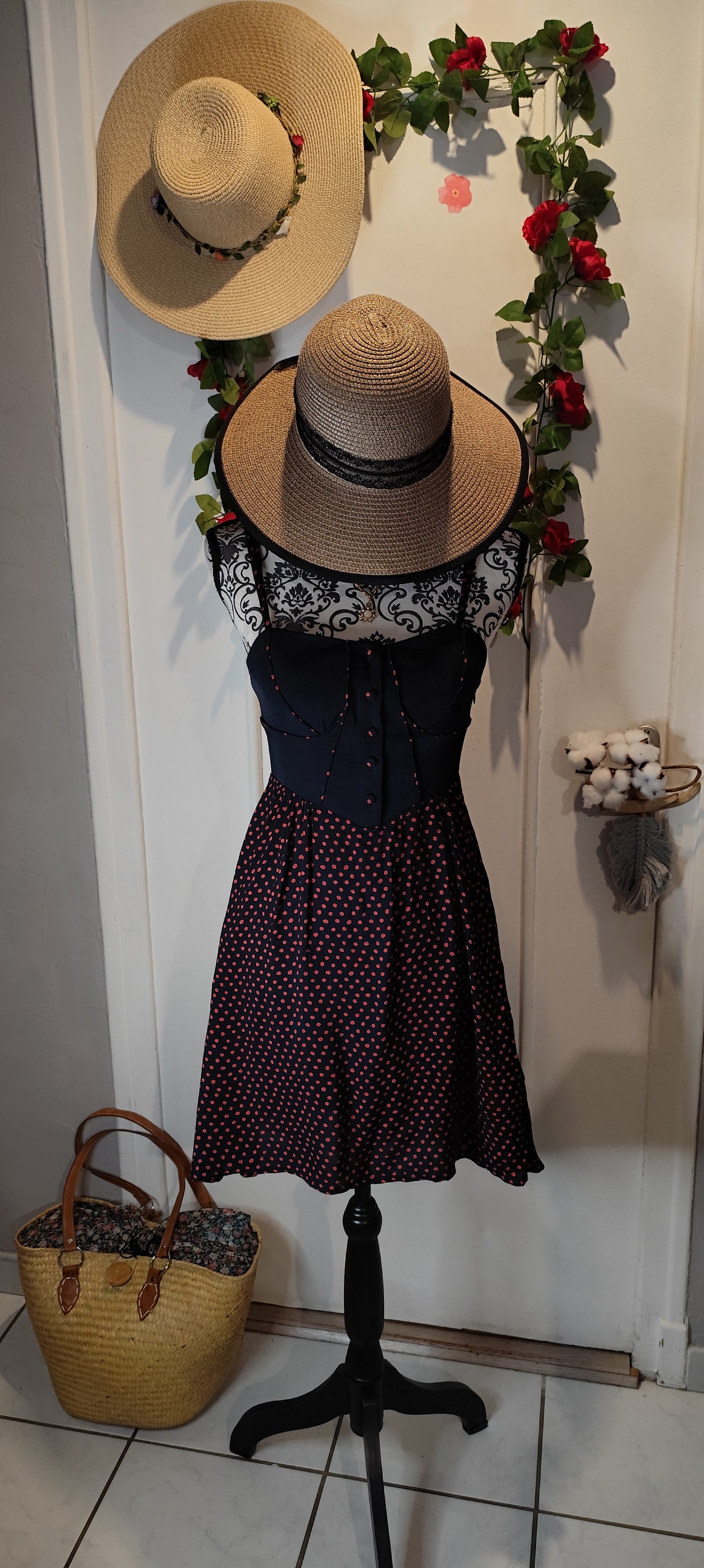 Robe à pois bustier structuré