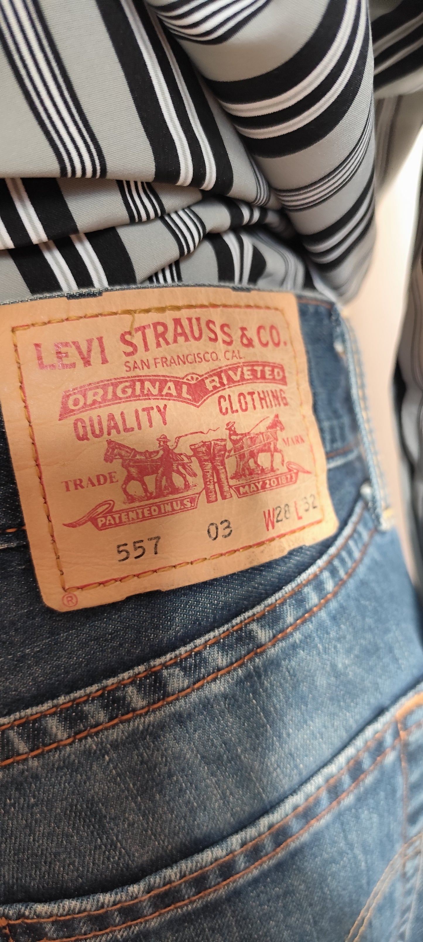 Jean Levi's 557