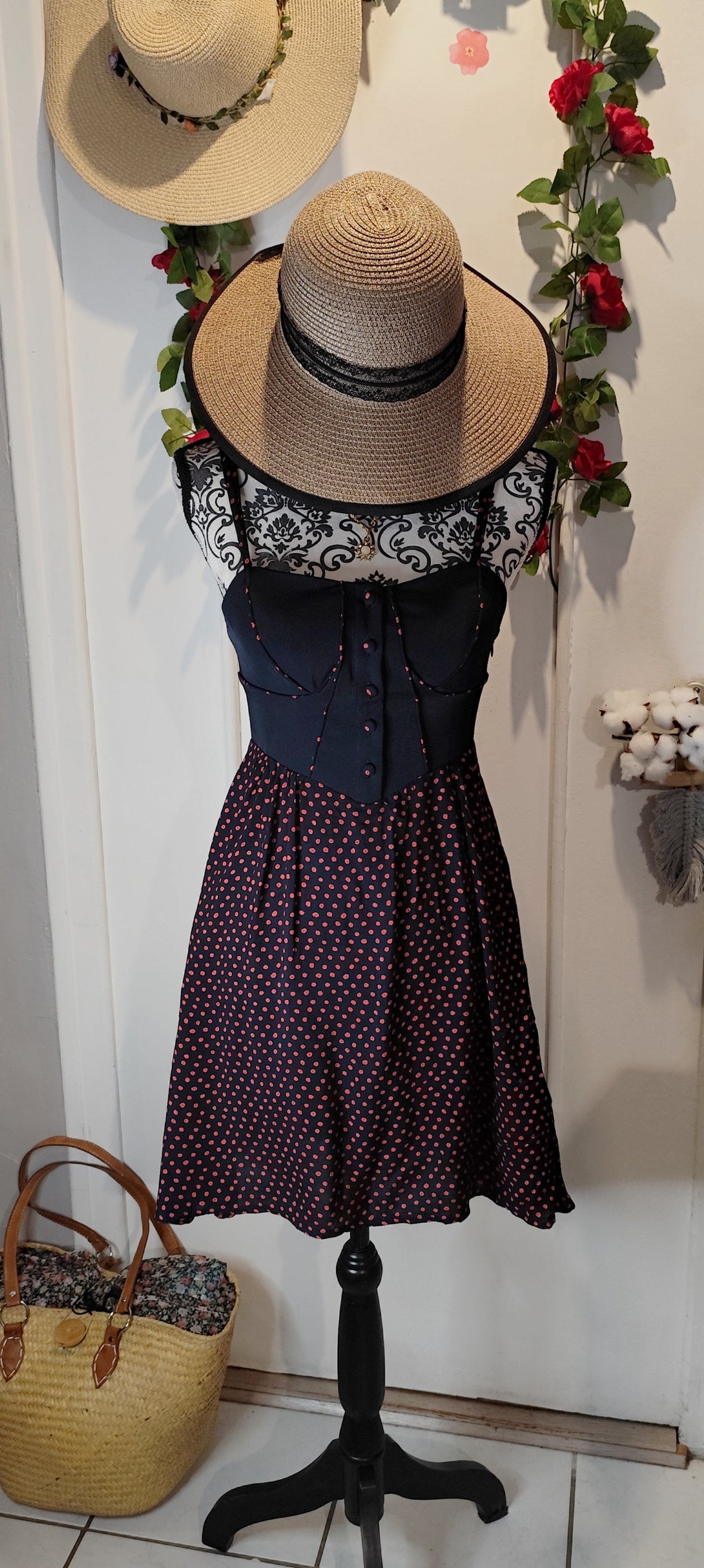 Robe à pois bustier structuré