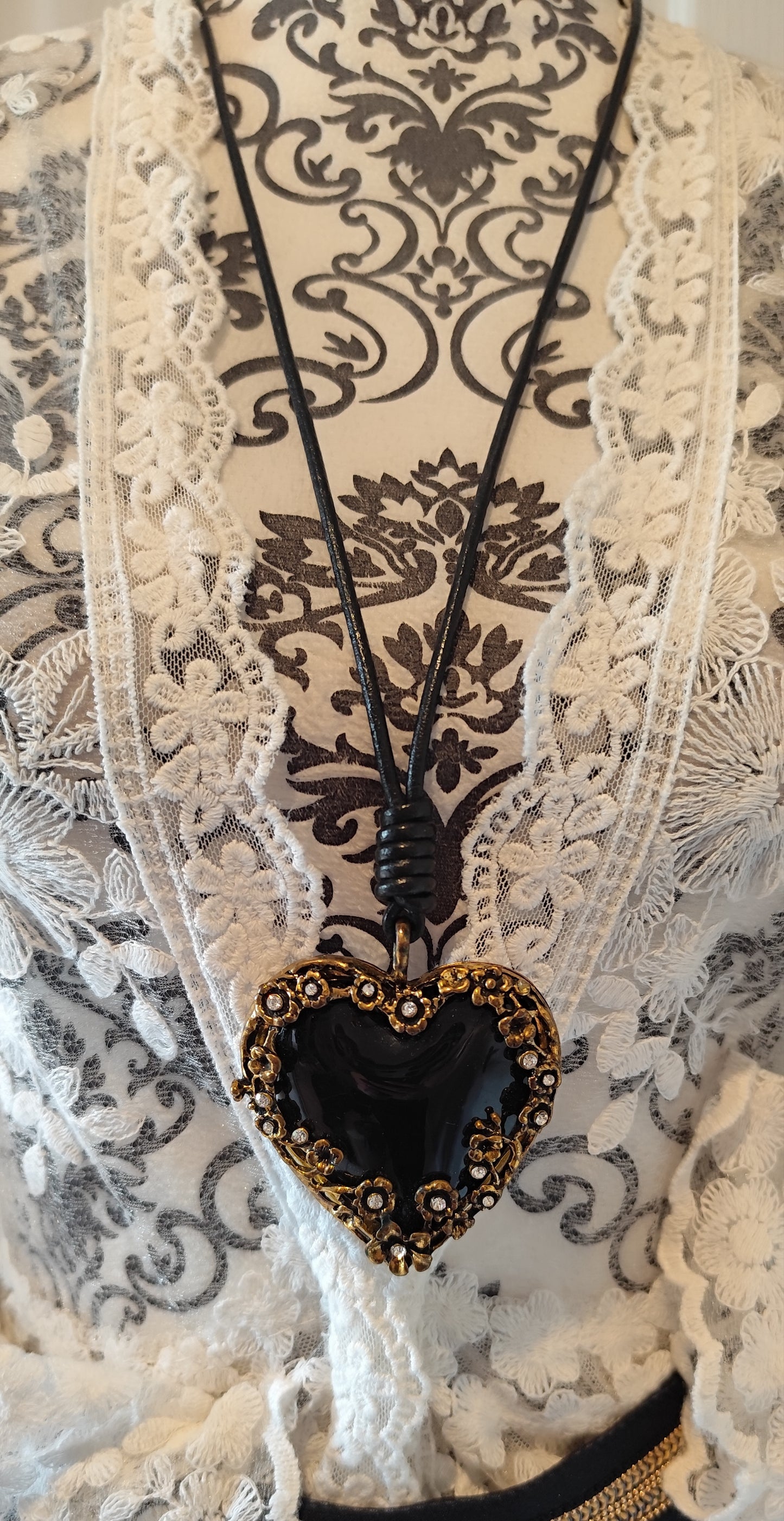 Collier coeur noir