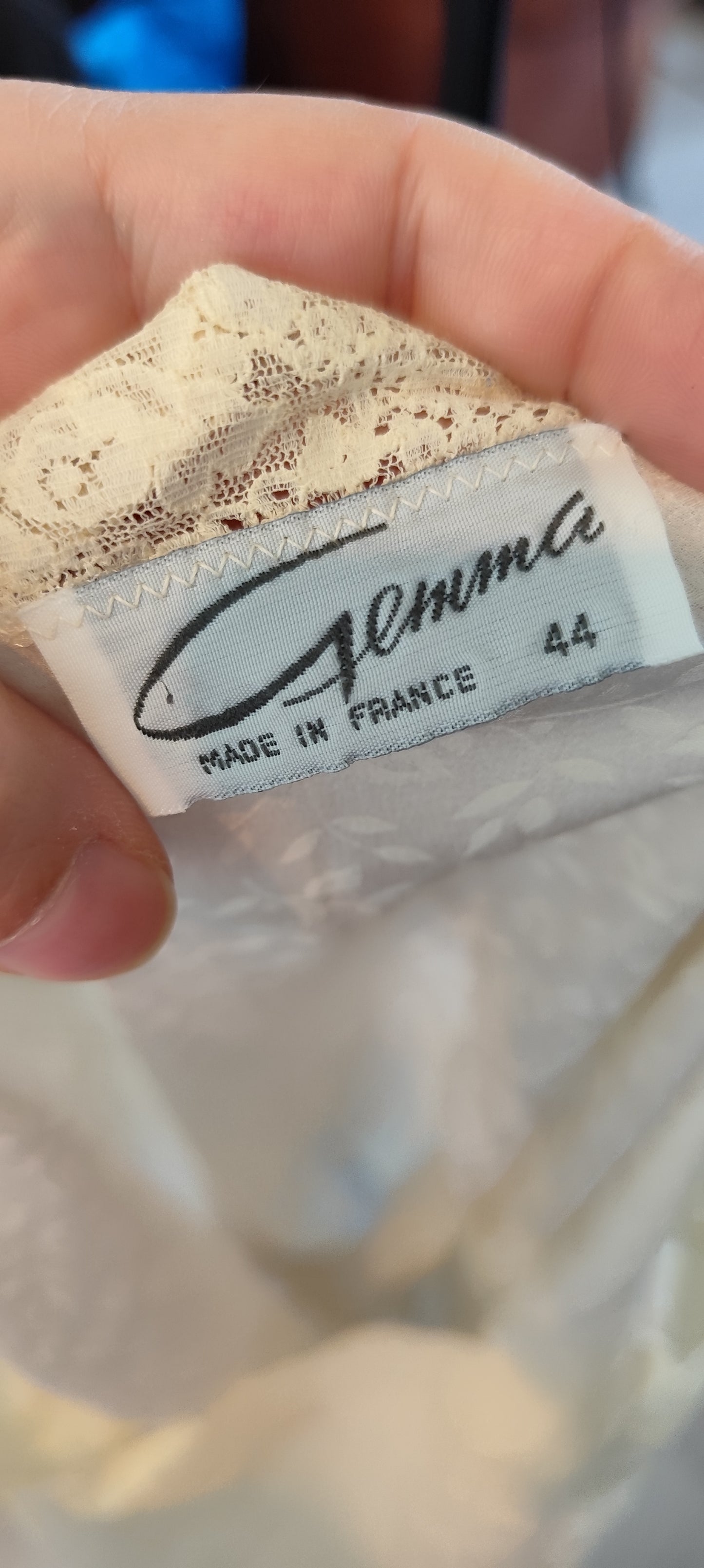 Caraco en soie et dentelle