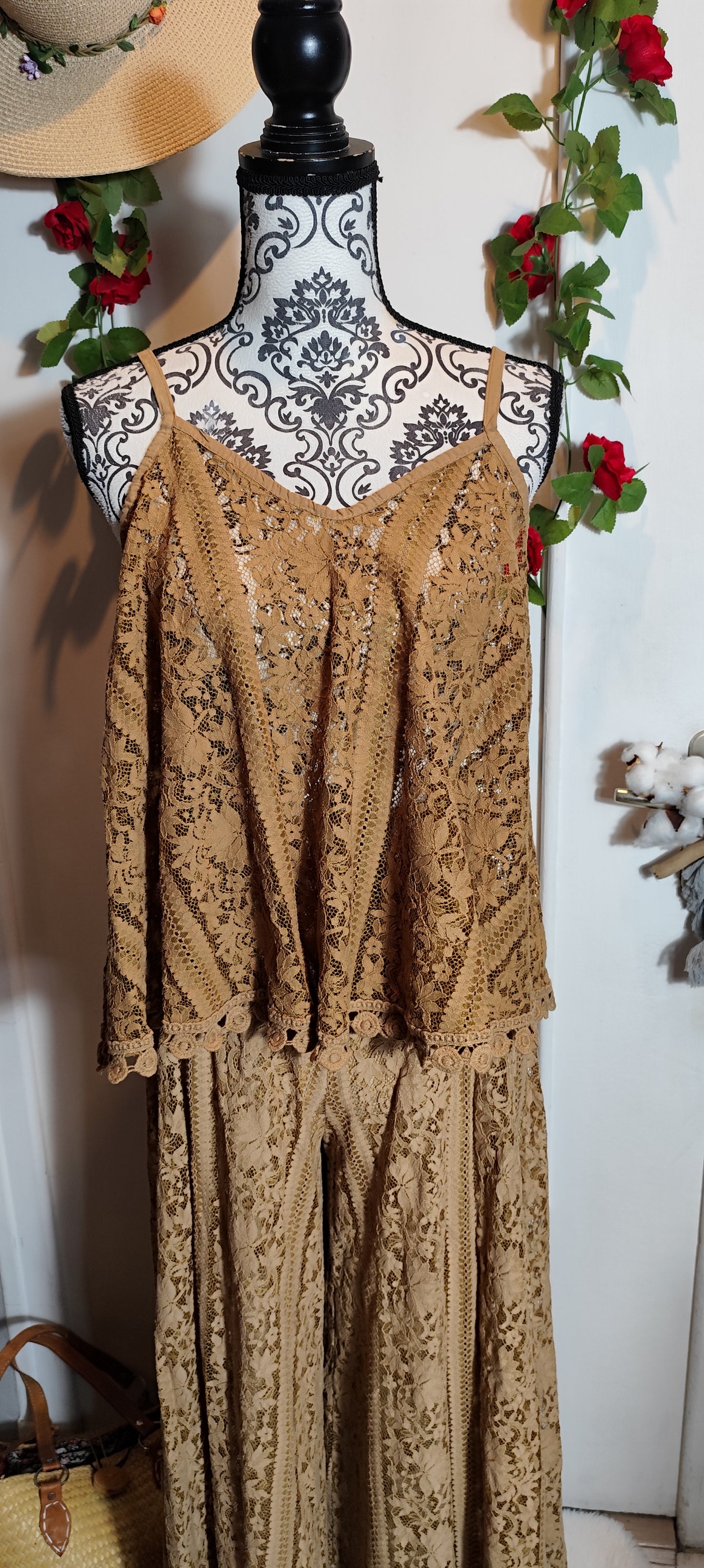 Ensemble jupe-culotte+top en dentelle